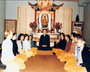 Soon after receiving his Ph.D. degree, Master Sheng Yen arrived on the west coast of the U.S. in late 1975 and arrived in New York in January 1976. He soon began teaching Chan meditation at the Dajue Monastery, where Master Renjun was abbot.